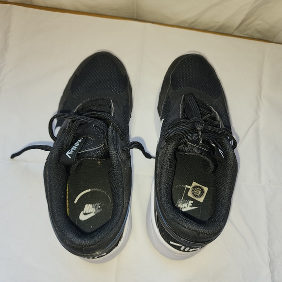 NIKE Air Max - Picture 5 of 6